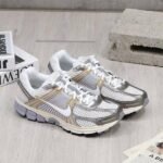Nikke Zoom Vomero 5 Platinum Tint Metallic Gold